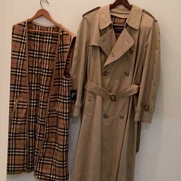 Classic Men’s Burberry Trenchcoat